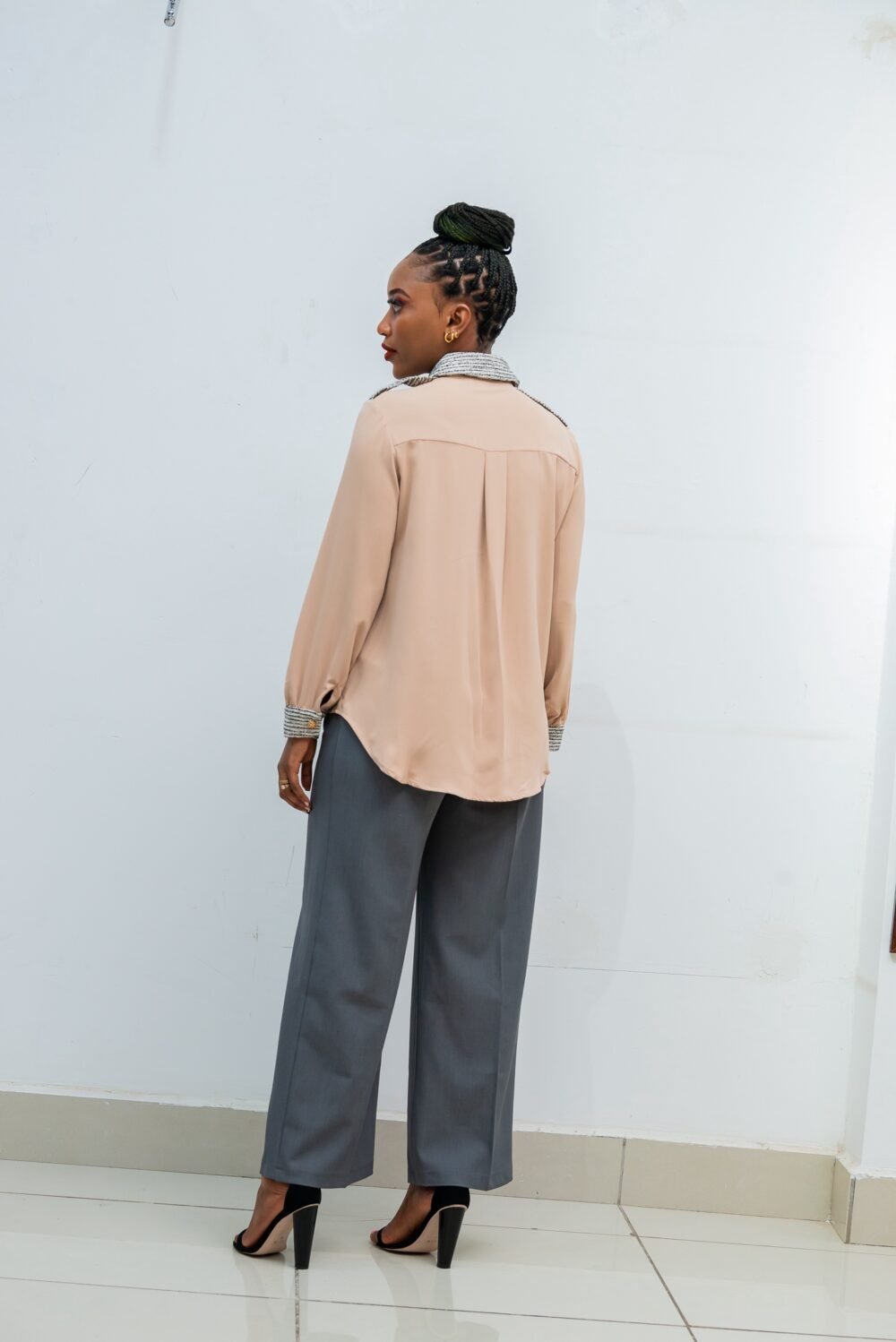 Beige blouse P18 - Image 3