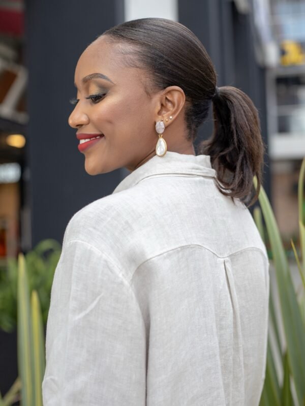 Earrings: A9