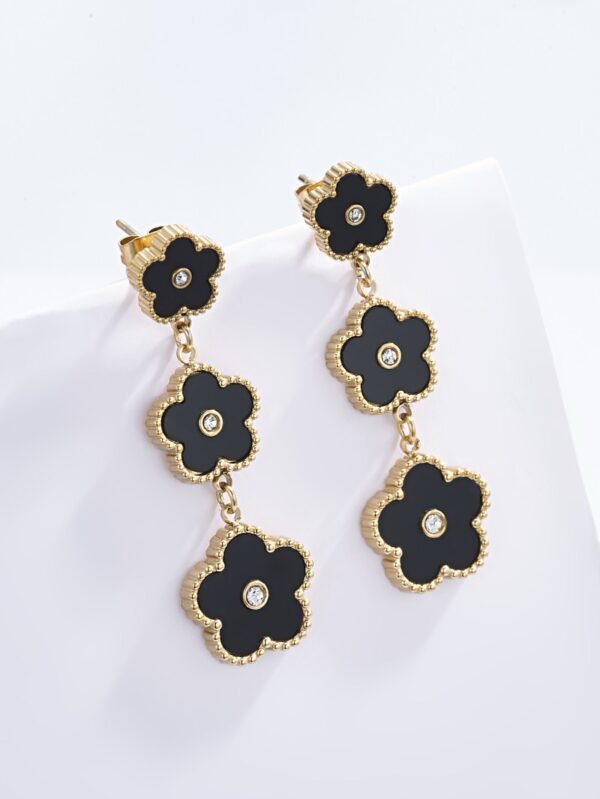 Onyx clover Earrings: A11