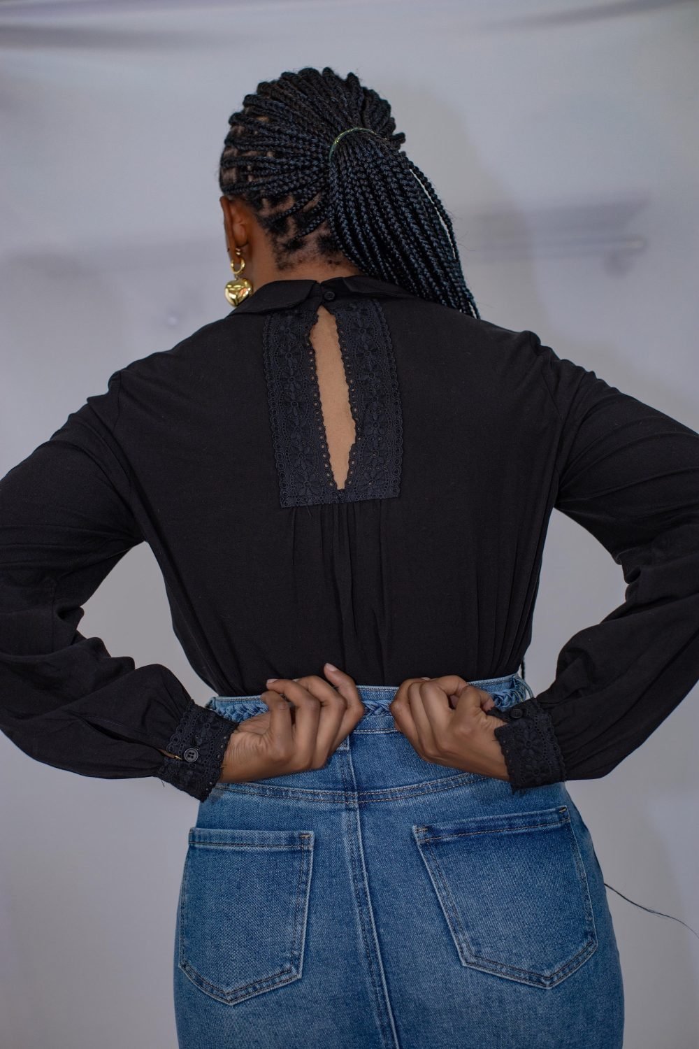 Black detailed blouse M18 - Image 2