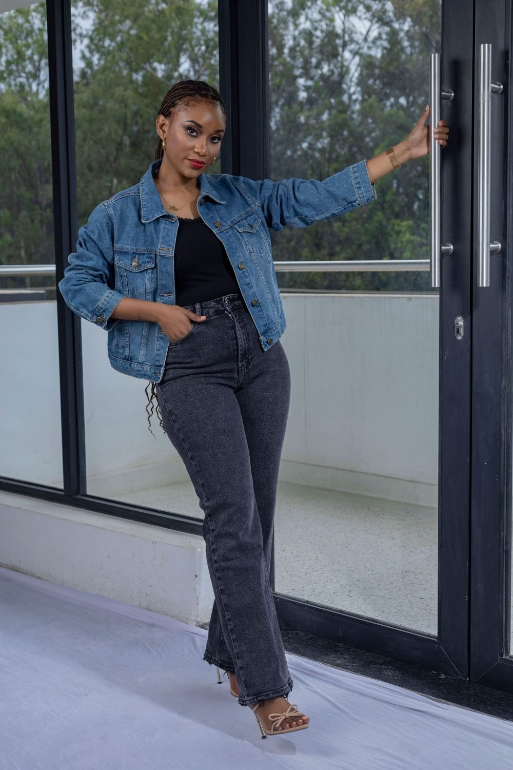 Black Relaxed Straight Jeans MU8 - Image 2